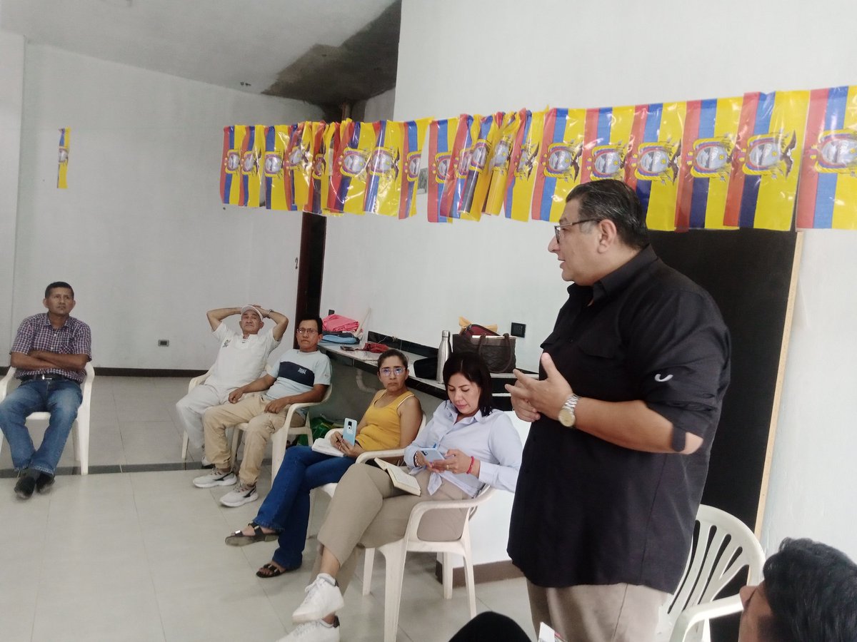RC5_Salitre's tweet photo. Mantuvimos Nuestra Reunión de Planificación 
Con toda la Directiva Cantonal de #RC5Salitre en coordinación con directivos de las 4 parroquias hacer una sola Fuerza y devolver el #PoderDeLosSalitreños 💚💛💚

#GuayasEnPlanificacion
#ElPoderDeLaGente
#ElPoderDeLosGuayasenses 🩵 https://t.co/rZwpL11PIe