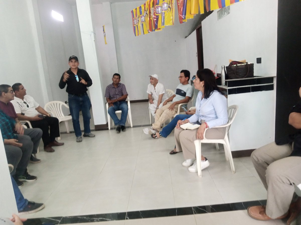 RC5_Salitre's tweet photo. Mantuvimos Nuestra Reunión de Planificación 
Con toda la Directiva Cantonal de #RC5Salitre en coordinación con directivos de las 4 parroquias hacer una sola Fuerza y devolver el #PoderDeLosSalitreños 💚💛💚

#GuayasEnPlanificacion
#ElPoderDeLaGente
#ElPoderDeLosGuayasenses 🩵 https://t.co/rZwpL11PIe