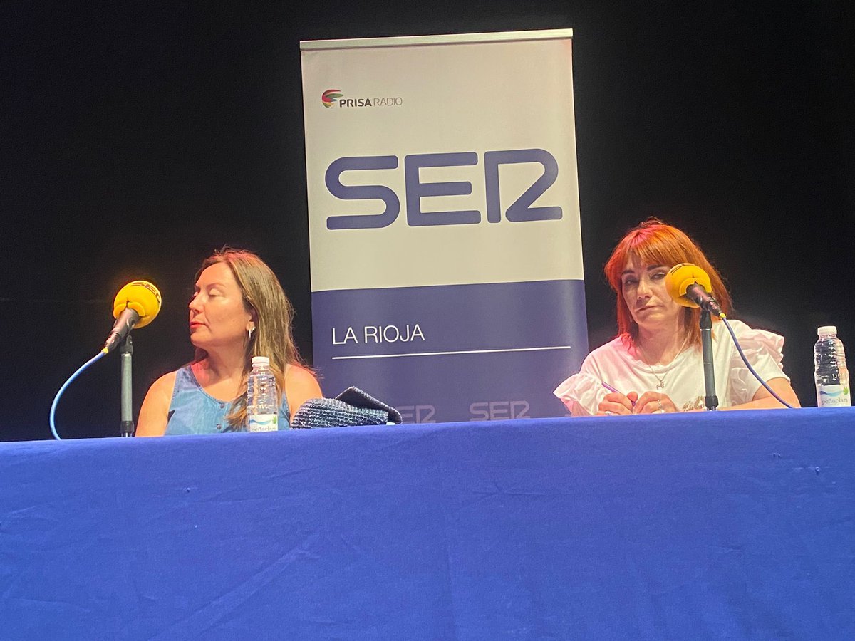 🏳️‍🌈 Mesa I: "La lucha contra la LGTBifobia"

     🎤Educación: Alma Belén Pastor Ripoll. Orientadora.
     🎤Trabajo: Sonia Sobrón. Responsable de Igualdad de <a href="/CCOOLaRioja/">CCOO  La Rioja</a> 
     🎤Centro Lgtbi La Rioja (<a href="/GyldaRioja/">GYLDA • La Rioja Orgullo LGTBIQ+ 🏳️‍🌈🏳‍⚧</a> Valvanera Nieto. Trabajadora Social
     🎤Ertzaina. Iñaki Viñuela