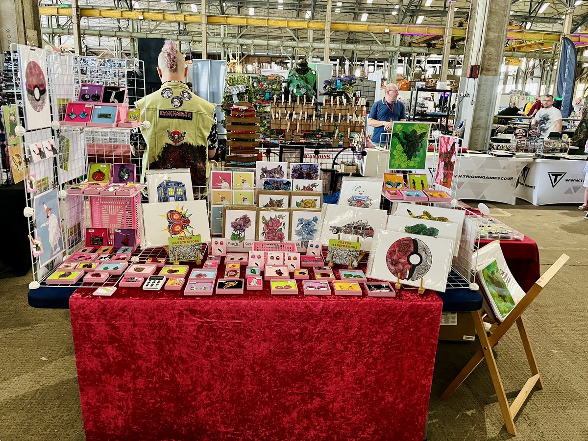 Day 1 of Medway Gaming Festival was amazing (and soggy!) at the Dockyard. Selling my <a href="/vanessacube_/">Vanessa Cube</a> bits and gorgeous illustrations by Matilda Flood. Looking forward to another day busy tomorrow 🎮