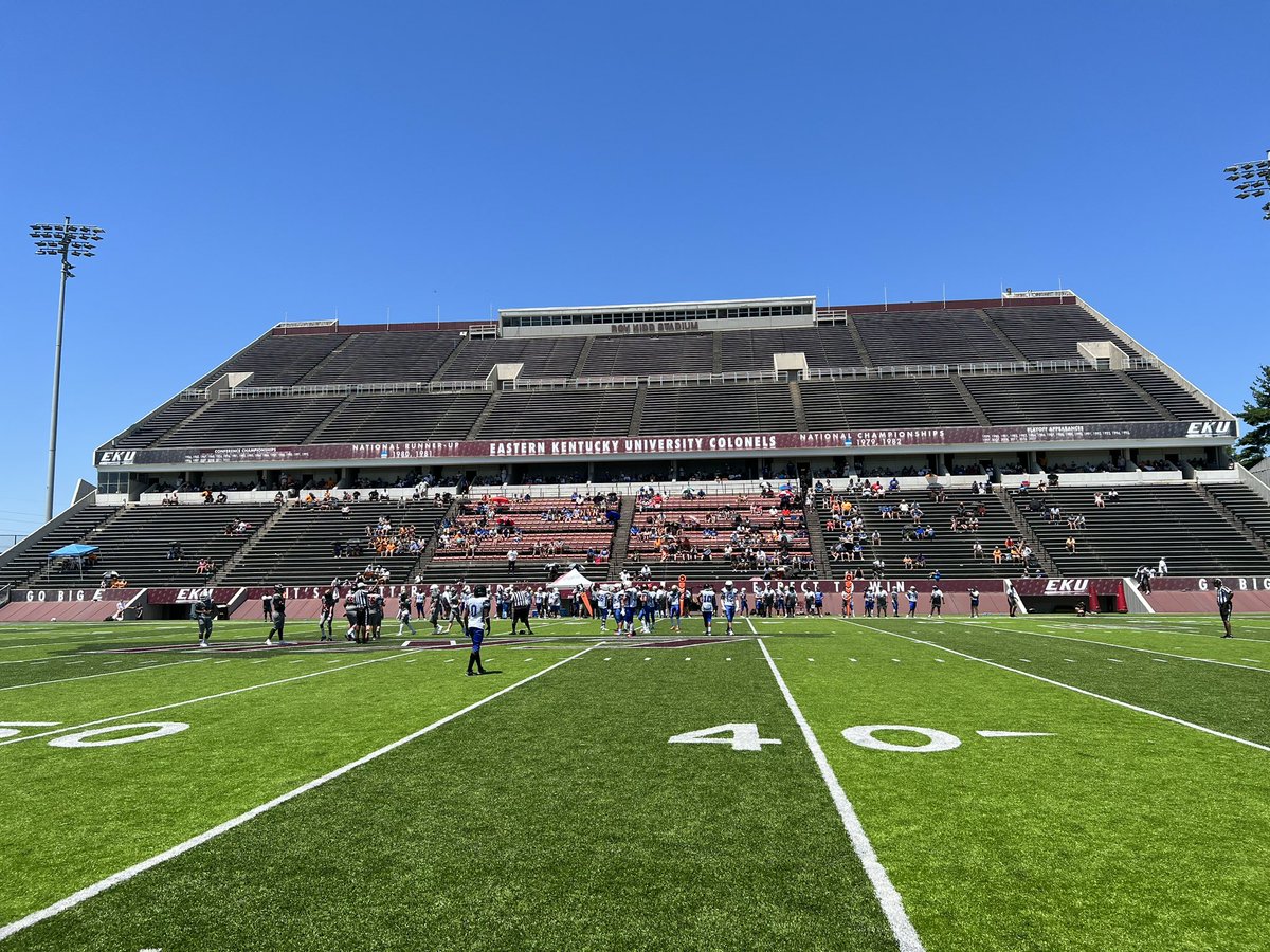 TNFutureStars's tweet photo. 7th Grade game underway here at EKU.
#BeatKy https://t.co/n1xDC7g3N2