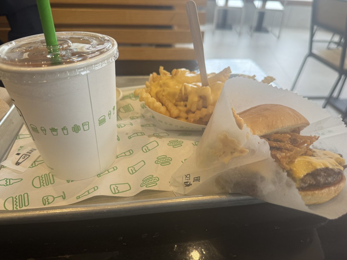 DrBennison's tweet photo. Food stop before #lovetrianglelaunch https://t.co/W2ioohKR9x