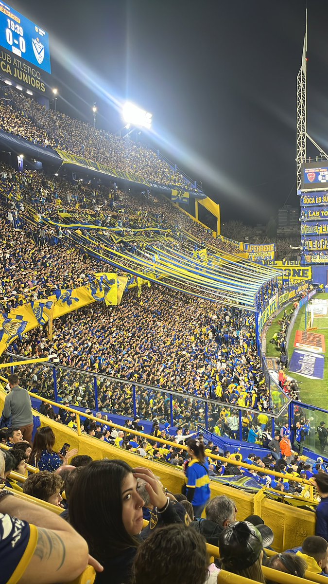 HBelelli's tweet photo. La 12 es hipnótica y boca locura https://t.co/uoJlF6dyoN
