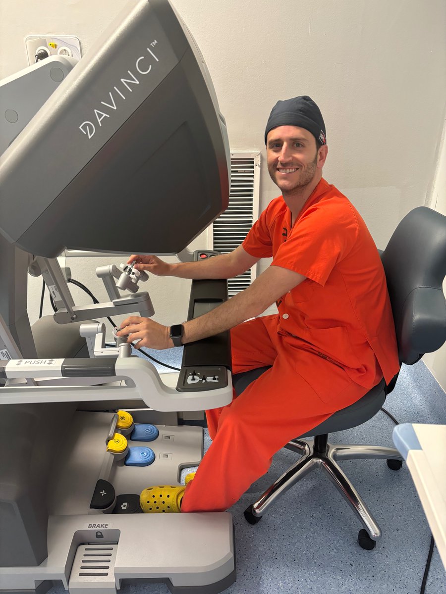 Yesterday was an incredible day of robotic abdominal wall surgery! #RoboticSurgery #CAWR #AbdominalWall #HealthcareInnovation