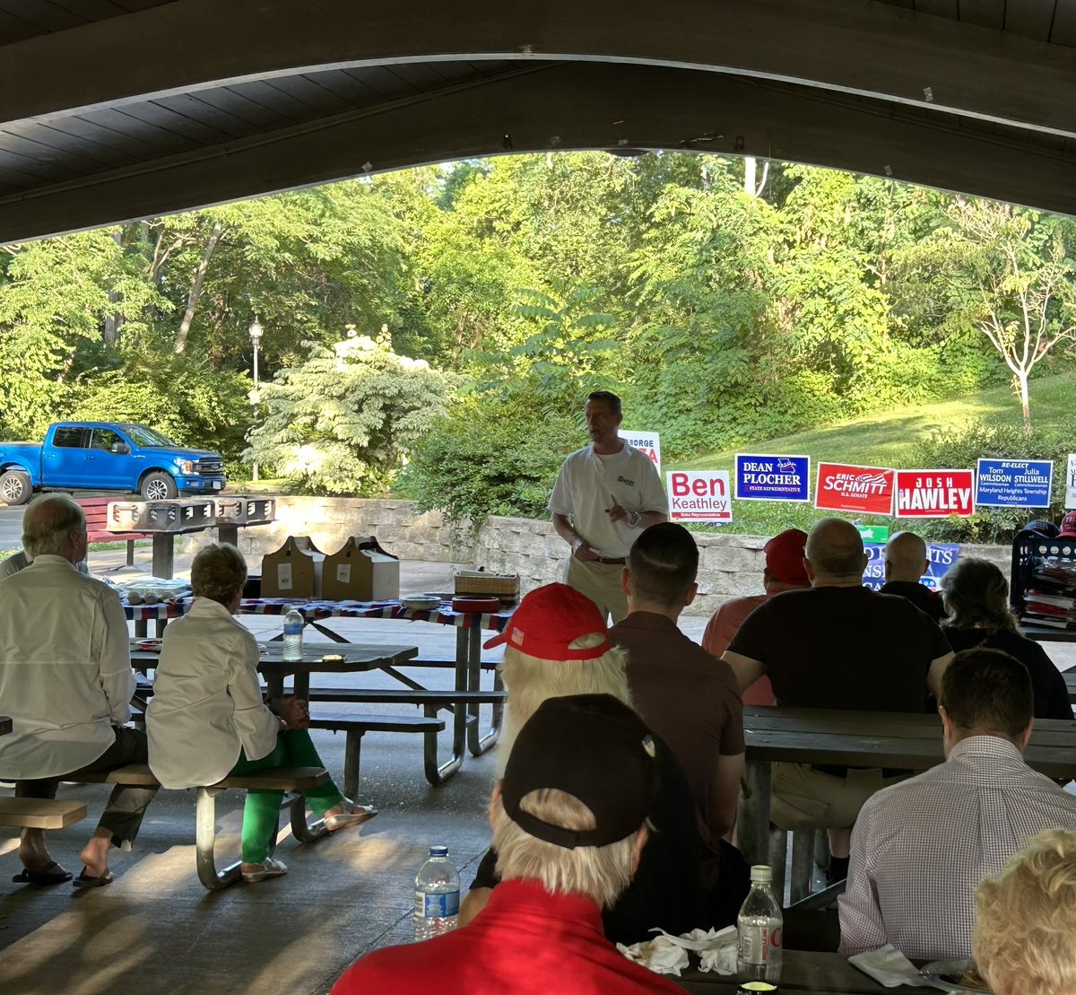It was great to be at the Maryland Heights Republican Township picnic last night - talking about how we’re going to stop illegal immigration and implement true reform by capping real estate tax assessments for all Missourians!
#SDD15 #bowlinformissouri