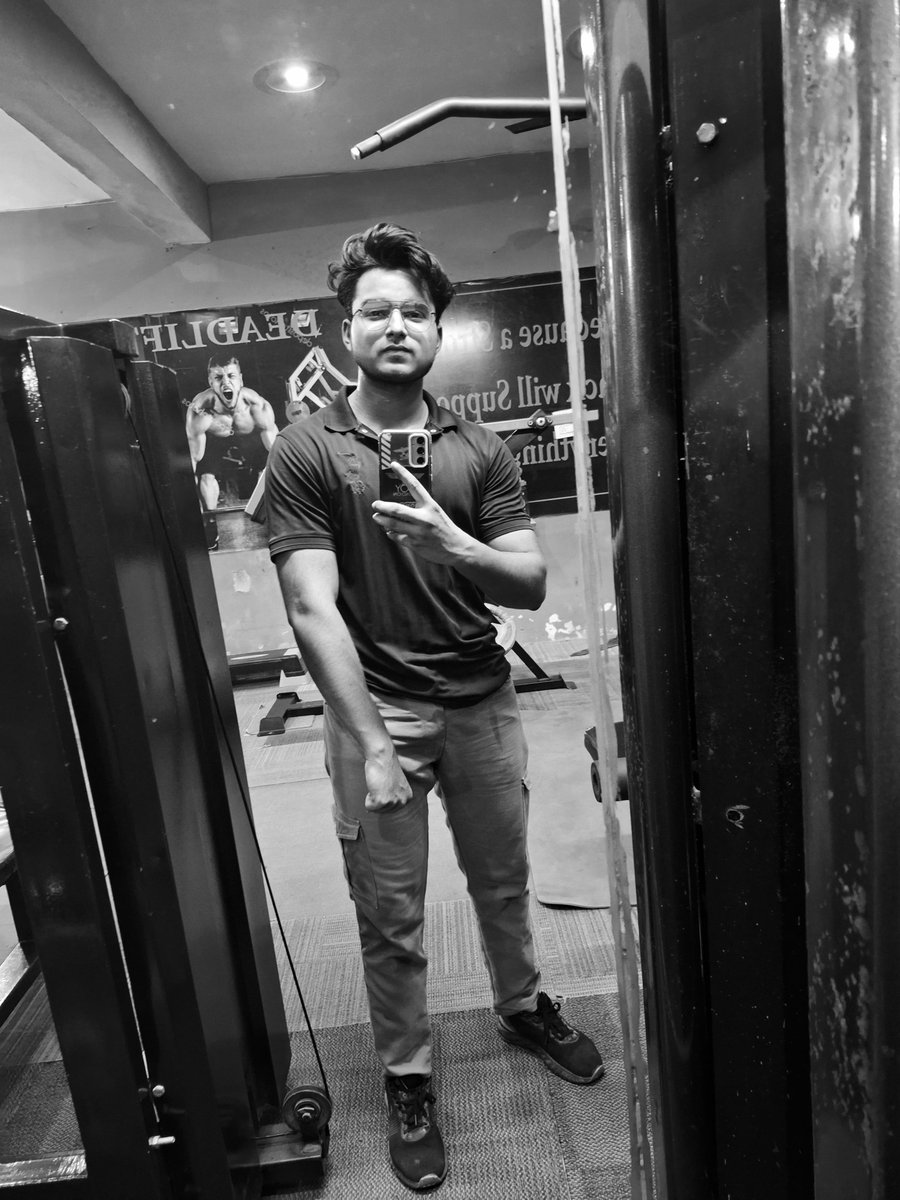 MayankS09985836's tweet image. 2๏ธโฃ Started React JS:
- Covered basics like JSX, props, and components
- Building a Google Keep Notes clone
3๏ธโฃ Learning Computer Networking:
- Following Kunal Kushwahaโs video: youtu.be/IPvYjXCsTg8?siโฆ
#FullStackDevelopment #JavaScriptProjects
โฌ Also focusing on fitness ๐