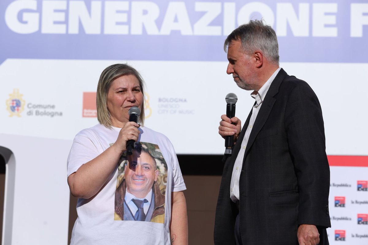 RepubblicaDelleIdee tweet media