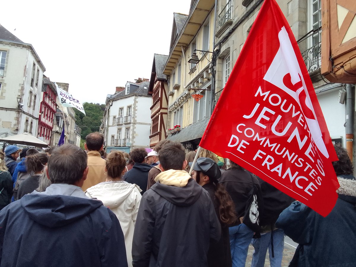 salutlescocos's tweet photo. Pride Radicale et Antifa ce samedi #15juin2024 à #Quimper #nouveaufrontpopulaire #pride #antifa #finistere #bretagne @CTEFSquimper #lgbtqiapn #circo2901 @NFP2901 https://t.co/PAX63zT7Ex