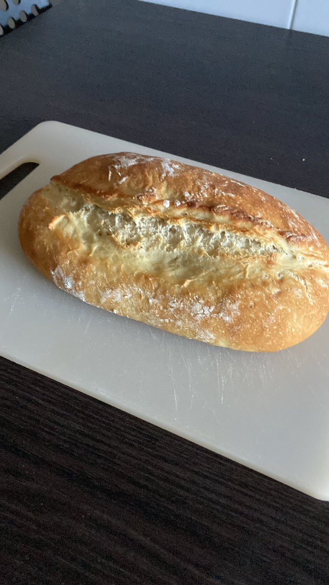 _luistak's tweet image. Fresquin cabo de sair do forno 🥖🙏