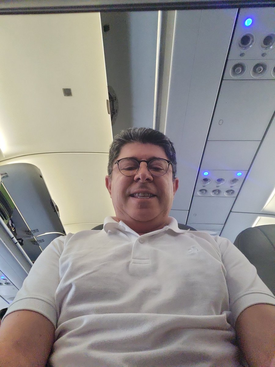 La frase del día: *"Si tuviera 6 horas para cortar un árbol, estaría 4 horas afilando el hacha."* 
-Abraham Lincoln.