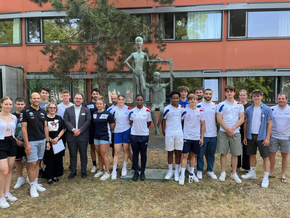 🇩🇪 Germany, an exception in sprint cycling thanks to the work of coaches like <a href="/MaximilianLevy/">Maximilian Levy</a>. 
▪️ We talk to the German junior coach to find out more about his work and philosophy.
trackpiste.com/2024/06/aleman…