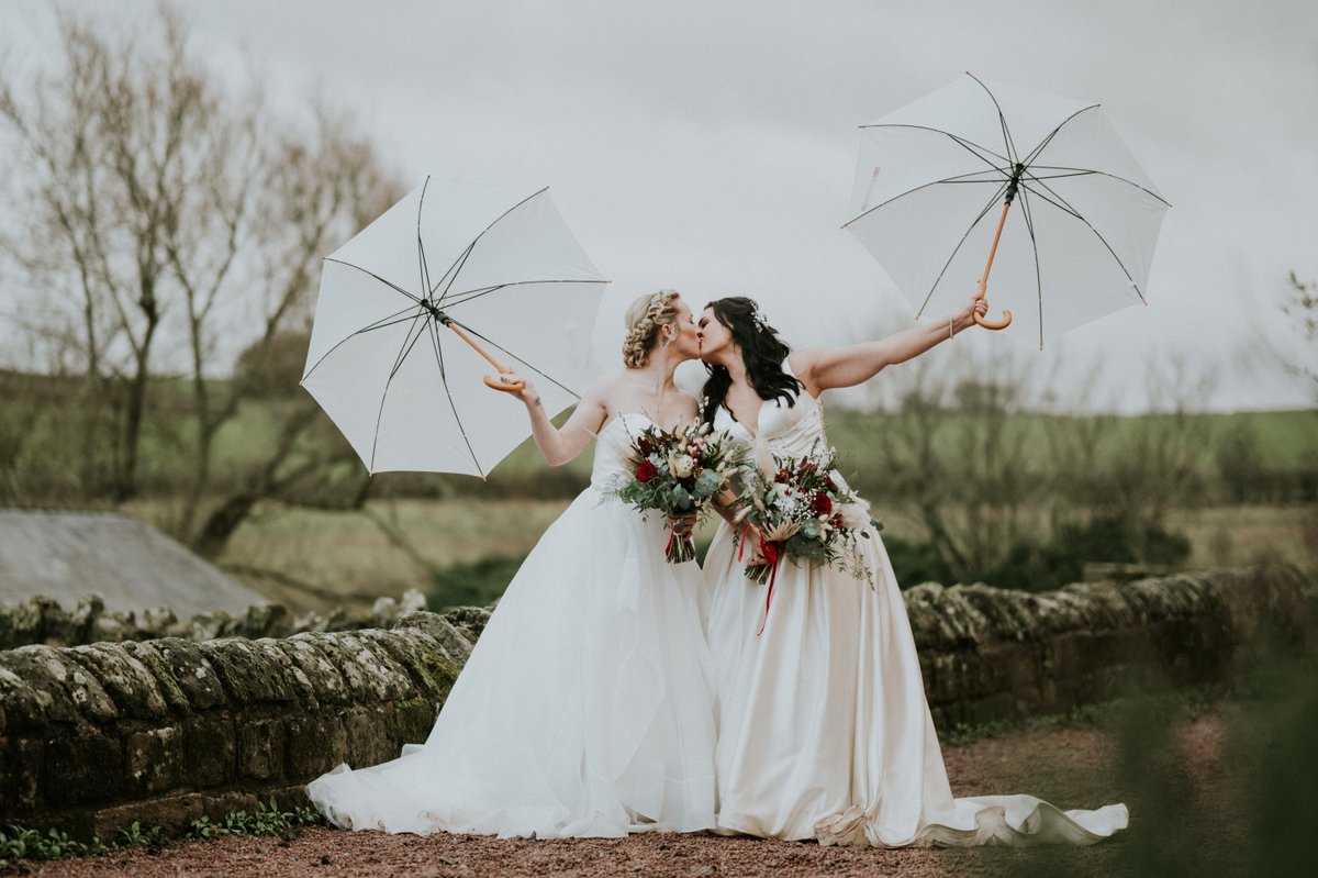 evollgbt's tweet image. 💍Two beautiful brides: Catherine and Natalie (@nataliekappas) 
Photographer: @onevisionphoto 📸 

#samesexwedding #loveislove #gaywedding #wedding #lgbtq #lovewins #lgbt #pride #lgbtwedding #gaycouple #gay #twogrooms