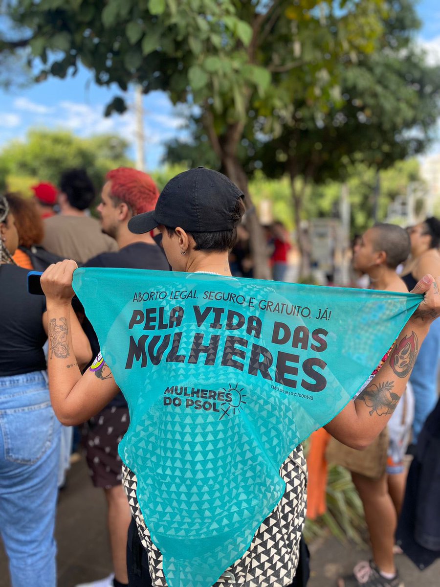 CRIANÇA NÃO É MÃE! ✊🏾💚

Campo Grande amanheceu com as RUAs tomadas pelas mulheres em luta contra o PL 1904, que criminaliza vítimas de violência sexual que optam por não prosseguir com a gestação. Esse retrocesso é inconcebível! 

#PL1904Não 
#NemPresaNemMorta