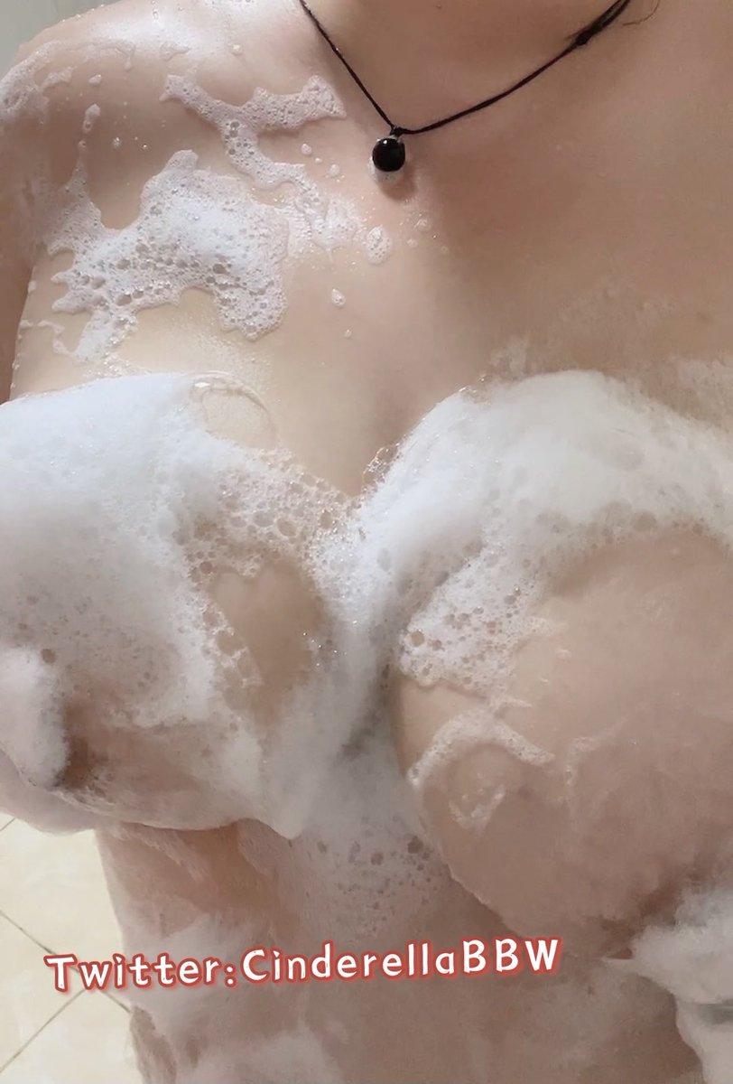 洗个澡，吹吹空调自慰一下 有时候比啪啪爽～