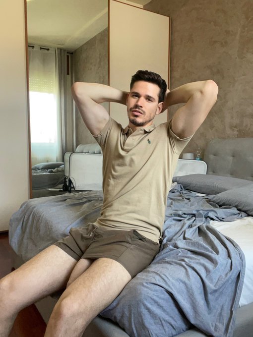 Watch Hunk Marc's leaked NSFW photo on TwXstars