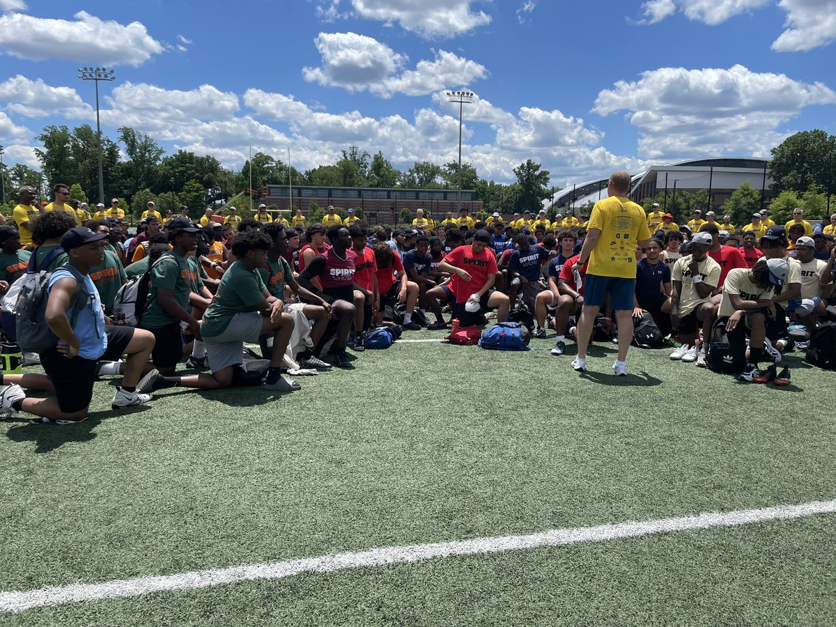 Jason Garrett Starfish Charities (@jgstarfish) on Twitter photo “Everyone has it in em. Don’t be average. Choose to be excellent.” -Jerome Henderson <a href="/JasonGarrett/">Jason Garrett</a> Starfish Charities Football Camp #leadership #youthfootballcamp #nfl “Everyone has it in em. Don’t be average. Choose to be excellent.” -Jerome Henderson <a href="/JasonGarrett/">Jason Garrett</a> Starfish Charities Football Camp #leadership #youthfootballcamp #nfl