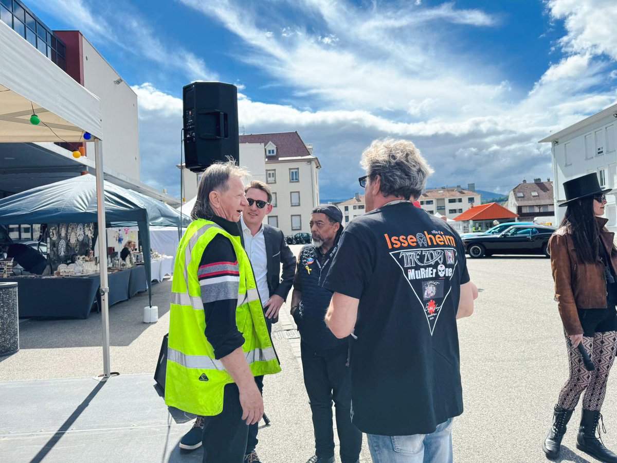 RSCactu's tweet photo. Dynamisme, solidarité, dévouement : les associations et leurs bénévoles sont le cœur battant de notre société.
Je sais tout ce que je dois au milieu associatif et ferai tout pour le préserver.
#Issenheim
#Legislatives2024 https://t.co/QEtrEjStiu