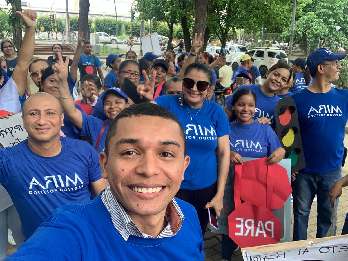 LuisATrianaH's tweet photo. #SabadosMiraistas Desde la ciudad de Montería.
@PartidoMIRA , Concientizando a los actores viales a una #MovilidadSegura 
@Virguez https://t.co/wpVg0GD8aF