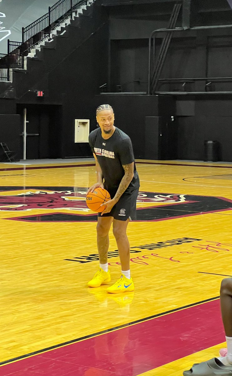 TheCaptain_03's tweet image. Our guy @LatrellT313 aka #TCoop stopped by today..Was an absolute blast to be with everyday of last season 🐔🤙🏾🏀🏀