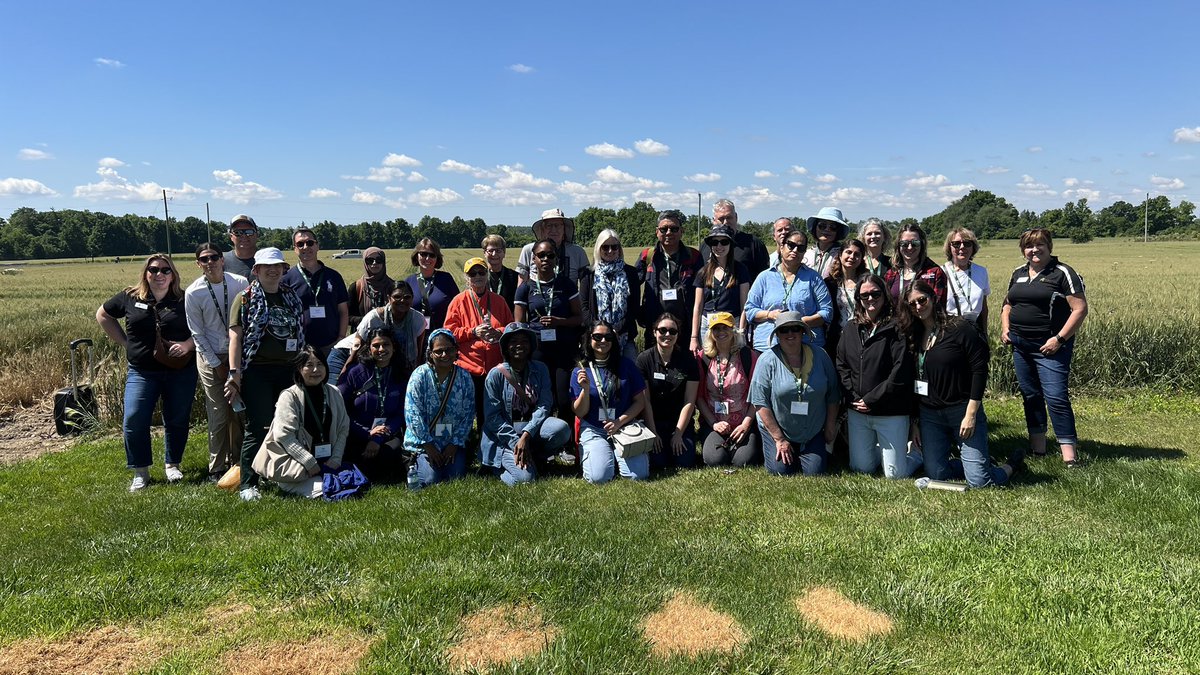 Super sunny day spent with Registered Dietitians attending an international conference in Toronto. Five continents represented on the tour. Thanks to <a href="/BarlowFarms1843/">Jeff Barlow</a> for hosting our first stop today and <a href="/CropLifeCanada/">CropLife Canada</a> for inviting team FFCO to be part of the day.
