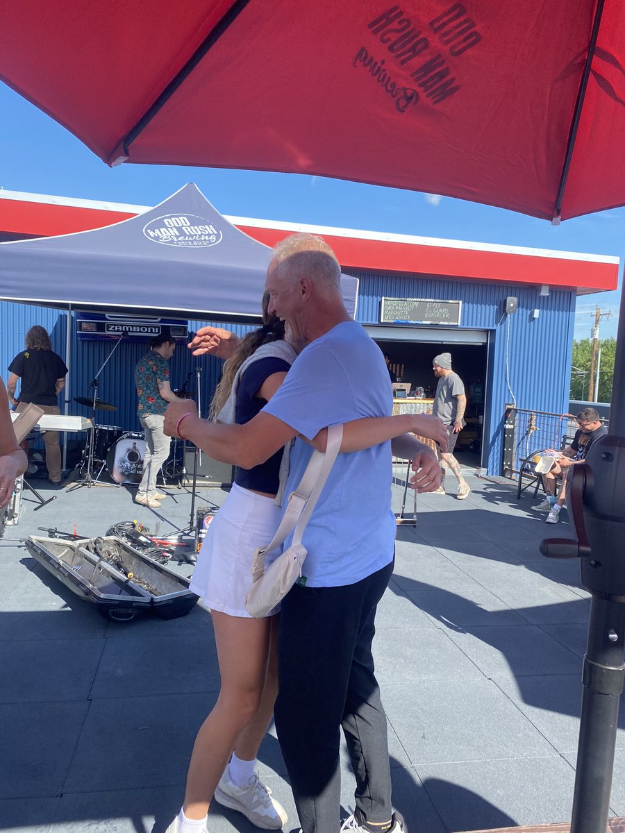 Surprising Gabbie in Alaska 🩵🩵🩵 <a href="/rud_gabbie/">Gabbie Rud</a> <a href="/Sam_Rud/">Sam Rud</a> <a href="/maxrud15/">MaxRudenko</a> <a href="/CoachEricRud/">Eric Rud</a> So fun 🤩