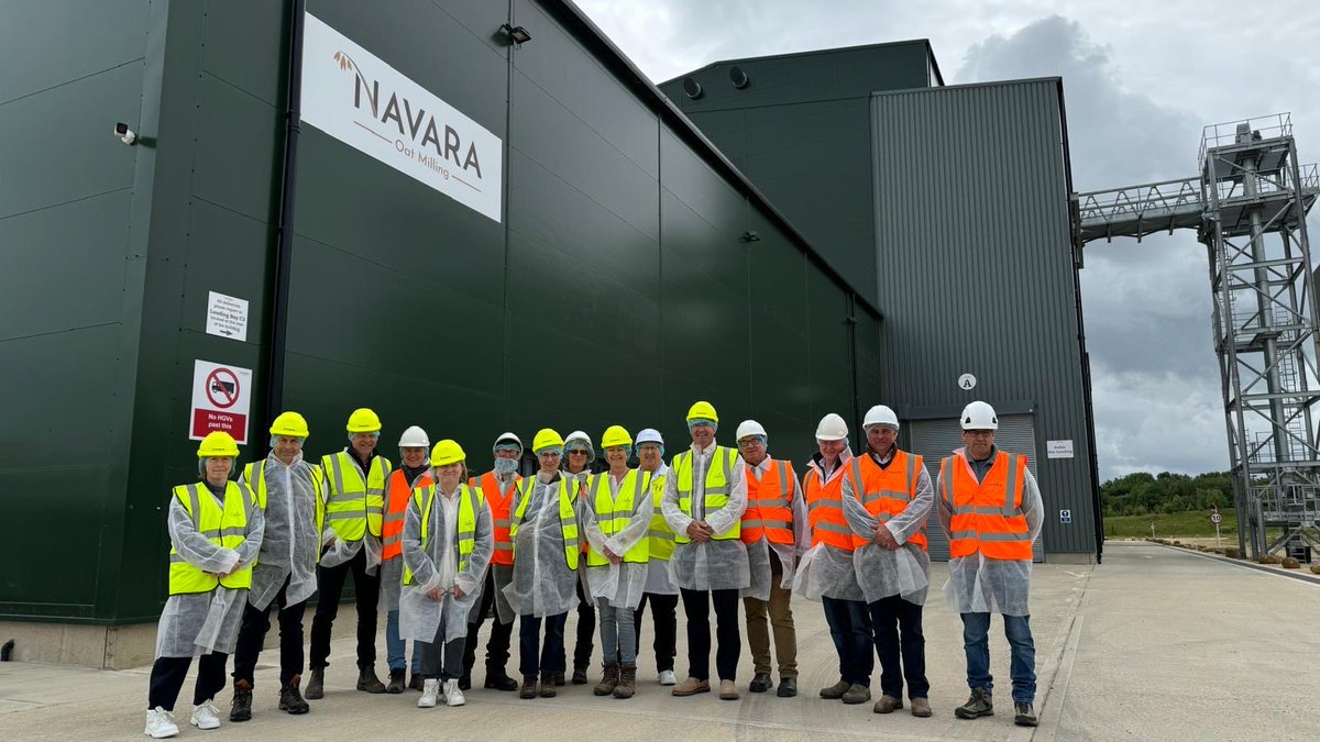 McGregorFarms's tweet image. ⁦@FarmersCompany⁩ ABM 51st Course (2001) reunion.  Great company &amp;amp; visits ⁦@niabgroup⁩ ⁦@FrontierAg⁩ ⁦@Camgrain⁩ #navaraoatmilling