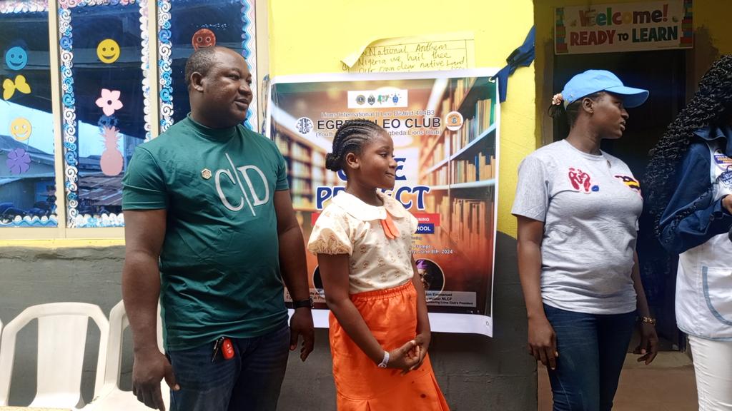 egbeda_leo's tweet image. We also had the honor of decorating the directors of the school with Leo pins, symbolizing our shared commitment to service and community building.

Let's keep serving a world in need! ✨

#EgbedaLeoClub  
#BridgingBrightHorizons  
#CoreProject  
#Commissioning  
#WeServe