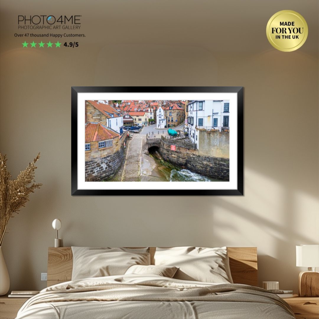 Robin Hood's Bay Smugglers Tunnel

Robin Hood's Bay was once the heart of smuggling operations on the Yorkshire coast. There are tunnels under many streets and houses in this coastal fishing village. 

shop.photo4me.com/1336736/framed… 

#RHB #Robinhoodsbay #Yorkshirecoast