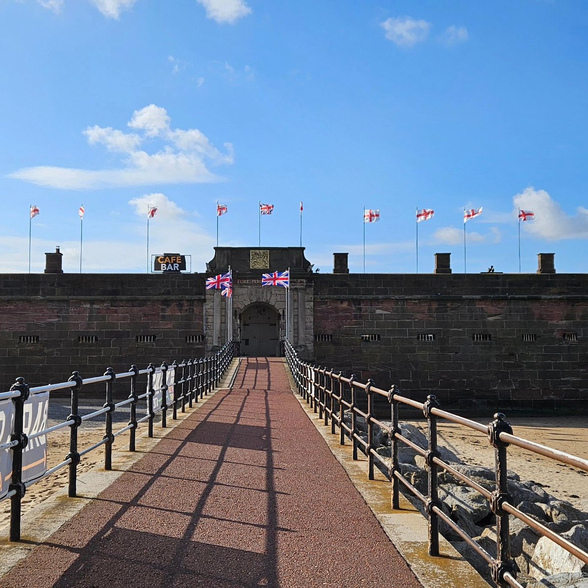 exploringJBuk's tweet image. New video available now on
YouTube - Exploring New Brighton: Fort Perch Rock. 
youtube.com/@exploringwith…