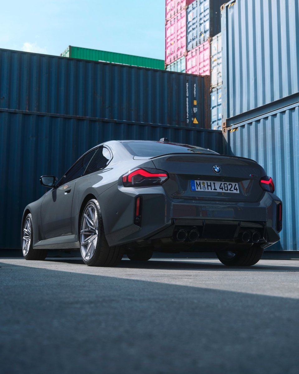 BMW's tweet image. Performance increase ✔️
Power increase ✔️
Vibes increase ✔️

Introducing the new BMW M2 Coupé.
#THEM2 #BMW

The BMW M2 Coupé: Mandatory information according to german law ’Pkw-EnVKV’ based on WLTP: energy consumption combined: 10.2-9.8 l/100 km; CO₂ emissions combined: 231-222…