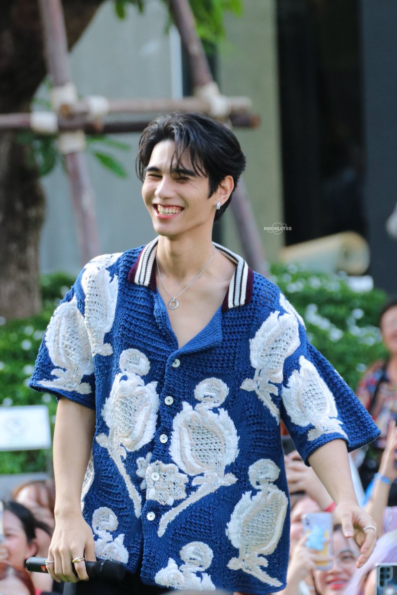moonletss's tweet photo. ได้เจอได้เห็นรอยยิ้มพิเจฟแล้วเหมือนได้มาชาร์ตพลังใจแบบเต็มเปี่ยมเลยยยยย 🥰💖✨ @jeffsatur ขอบคุณน๊าาา 🫶🏻

#HappyEndingPilot
#MOONLETSSsnap
#jeffsatur 🪐
240615 https://t.co/tT9CgS47G3