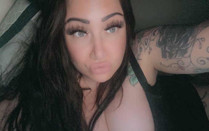 Let&rsquo;s have a kinky summer 😈👿 I want to collab for videos and cam with #guys #girls and #trans girls/guys<a href="/tag/girls"class="tags"><span>#girls</span></a><a href="/tag/guys"class="tags"><span>#guys</span></a><a href="/tag/dm"class="tags"><span>#dm</span></a><a href="/tag/trans"class="tags"><span>#trans</span></a>