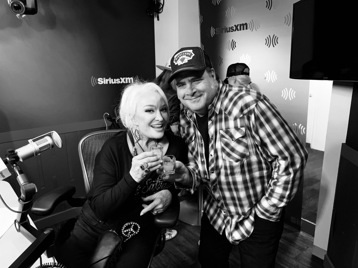 Tanya Tucker (@tanyatucker) on Twitter photo My great buddy Jeremy Tepper at @siriusxm <a href="/siriusxmoutlaw/">SiriusXM Outlaw</a> in NYC has died. Не was my champion. Without a doubt he has done so much for our music industry and ME! My heart goes to your family, friends and coworkers. Rest easy friend, it will Never be the same!!
📸 <a href="/DKupishNash/">Derrek Kupish</a> My great buddy Jeremy Tepper at @siriusxm <a href="/siriusxmoutlaw/">SiriusXM Outlaw</a> in NYC has died. Не was my champion. Without a doubt he has done so much for our music industry and ME! My heart goes to your family, friends and coworkers. Rest easy friend, it will Never be the same!!
📸 <a href="/DKupishNash/">Derrek Kupish</a>