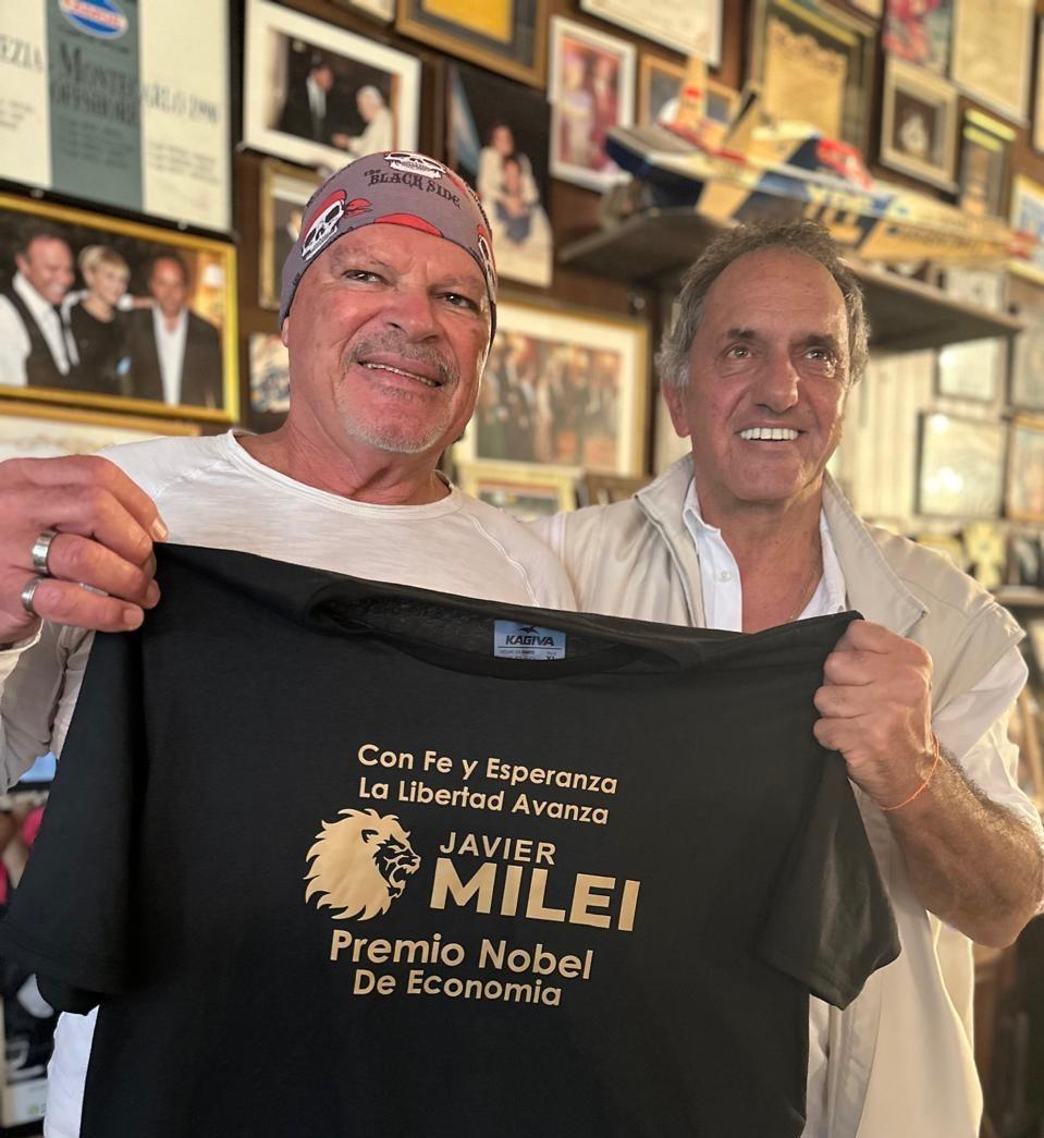 danielscioli's tweet image. Encuentro de amigos en Villa La Ñata. Gracias, Alfa, por las anécdotas y las coincidencias sobre el momento del país y los cambios que impulsa el Presidente @JMilei.