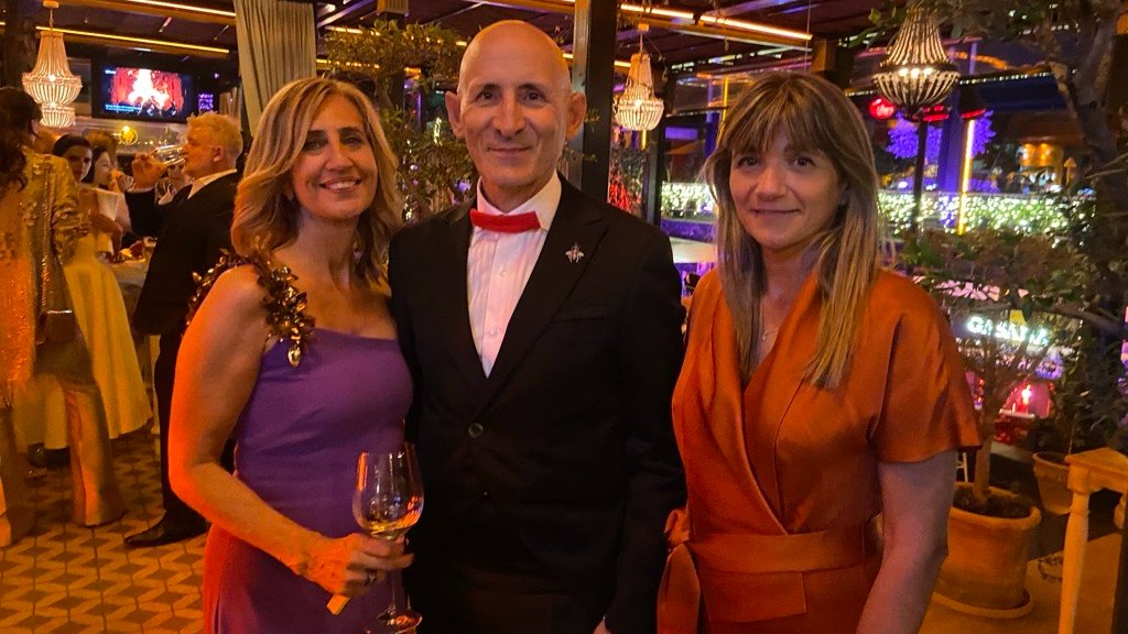 LCI_Barcelona's tweet image. 🏆 Nuestra directora general Sílvia Viudas asistió a la entrega de los 1os #PremiosAcademiaModaEspañola como académica y jurado.

➡️ Coincidió con Modesto Lomba, presidente de la #FundaciónAcademiaModaEspañola, la docente Belén Larruy, Charo Mora y #LCIAlumni como @Mariaescote.