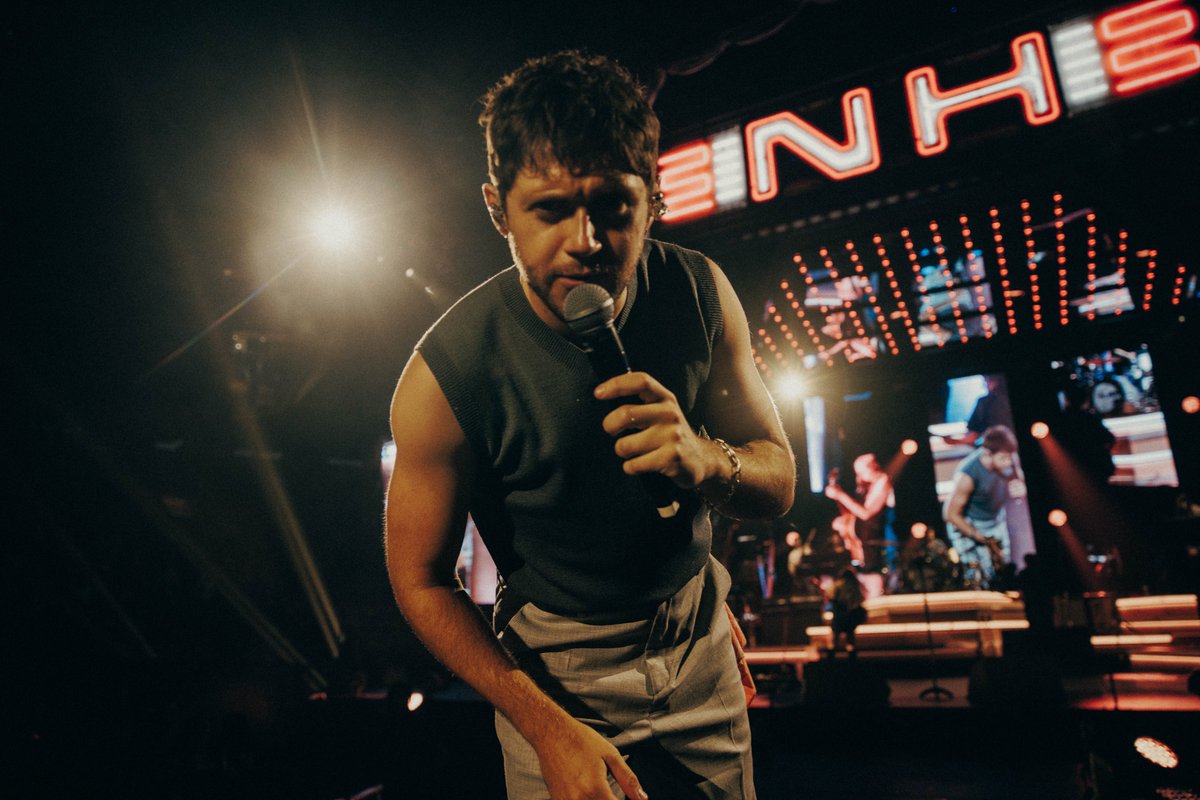 Niall Horan tweet media