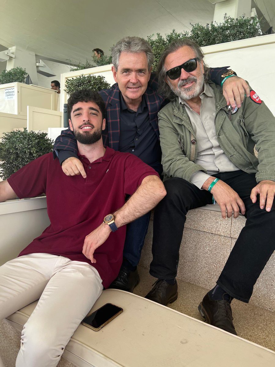 ElCazadorJr's tweet photo. Día de @HipodromoMadrid con Roberto y Pepe Navarro.
Calentando motores para el viernes 21
🏇⚔️🥊
🏆IBF MEDITERRÁNEO🏆 https://t.co/p0o7Z9aQp5