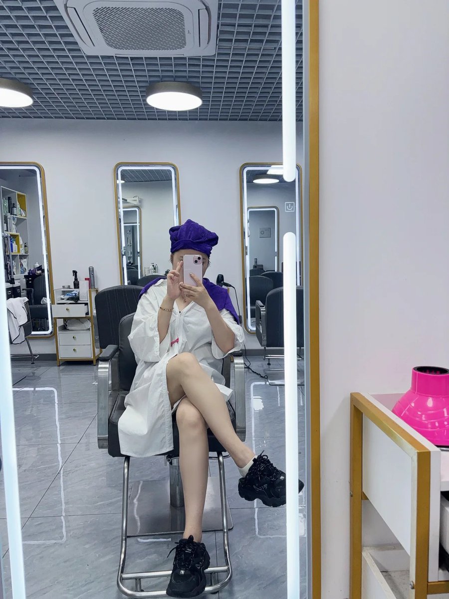 I haven't done my hair for a long time.🥰