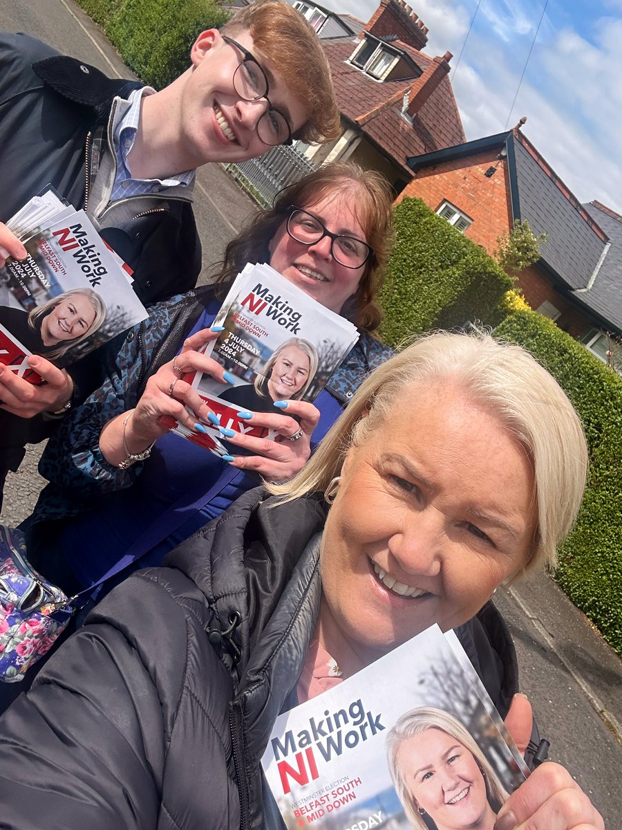 Tracybelfast1's tweet photo. Saintfield, Stranmillis, Village, Moneyreagh, Ballynafeigh, Milltown, Belvoir getting round the place rightly!
Rain hail n shine my team have been out π¬π§ππ» thank you for your support
#GeneralElection4thJuly π¬π§
#KELLYX https://t.co/uYkWlKacO0
