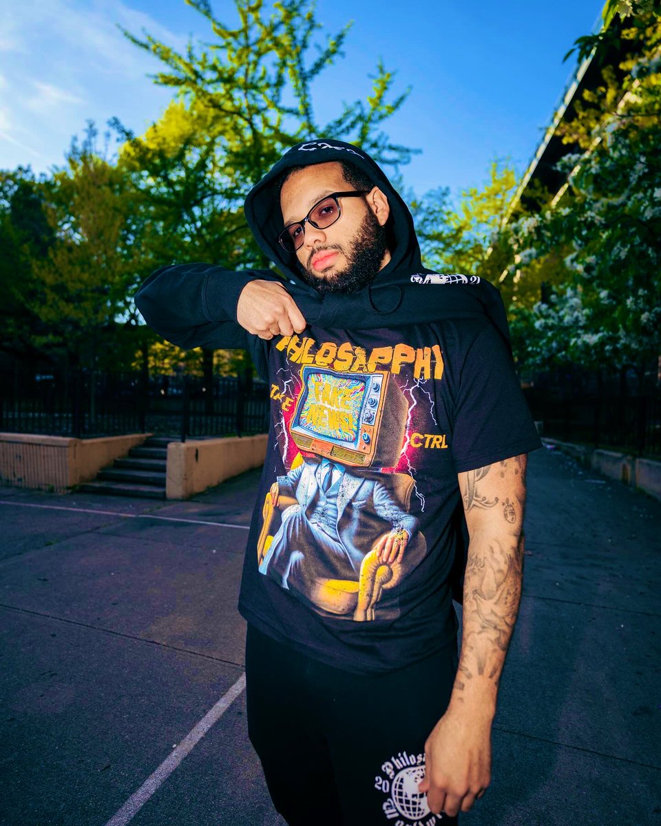 Philosapphyy's tweet photo. All they feed us is Fake News 📺🚫

FAKE NEWS TEES OUT NOW ON WEBSITE 💻…. More colors coming 🔜 #RejectFinancaBill2024 https://t.co/sUiRn7Ztrr