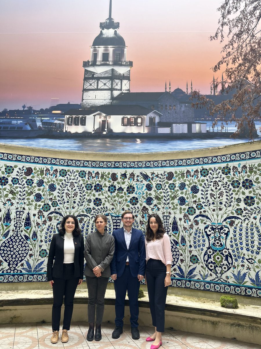 #Bruxircle T.C. Dış Temsilcilikleri ile görüşmelerini sürdürüyor 🇹🇷

#Fransa’da Strazburg’dan sonra #Paris’e de seyahat ederek T.C. Paris Büyükelçiliği, <a href="/TC_OECDDT/">Türkiye at the OECD</a>, <a href="/TC_UNESCODT/">Türkiye at UNESCO</a> ve T.C. Paris Kültür ve Tanıtma Müşavirliğine nezaket ziyaretinde bulunarak Bruxircle’ı tanıttık 🇫🇷🇪🇺