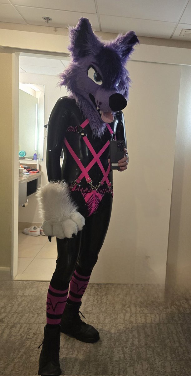 Got one pic of my latex fit at FWA
Happy international latex day! 
Excited to wear it more soon ^^