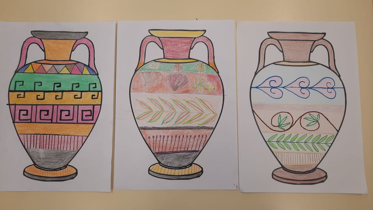 En nuestras clases de Enseñanzas Iniciales de Meco y Paracuellos hemos trabajado la Historia del Antiguo Egipto 🇪🇬 con distintas actividades, como la decoración de jarrones 🏺🏺🏺, y este ha sido el bonito resultado realizado por nuestras alumnas artistas 🎨👩🏼‍🎨🧑‍🎨🎨👏👏