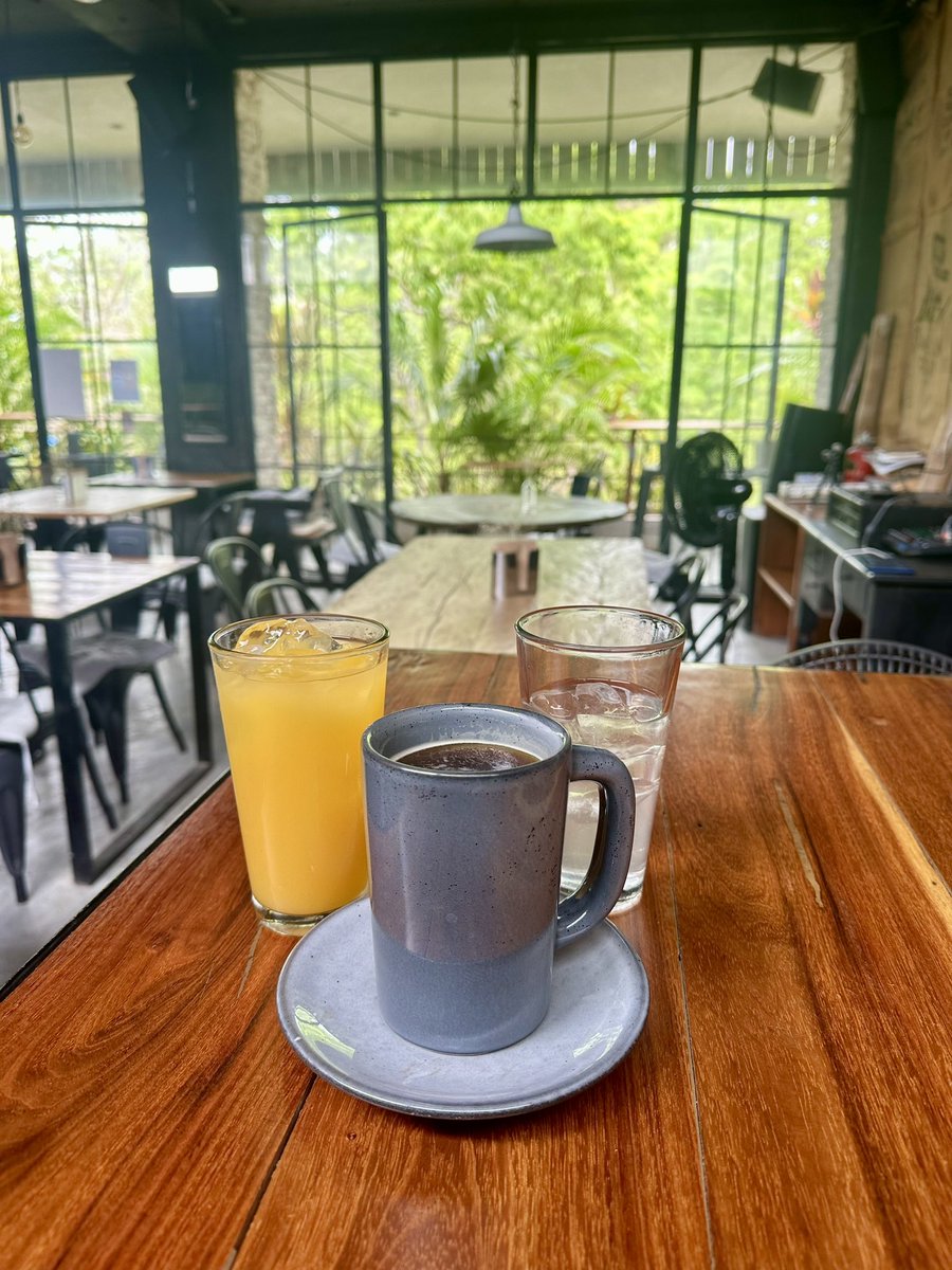 Agua de coco
OJ
Americano

in that order