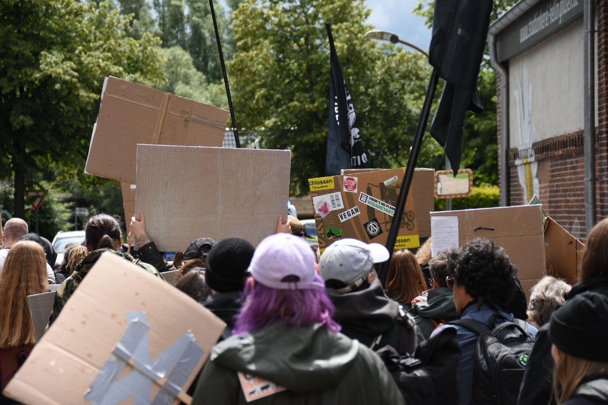 Gemeinsam gegen die Tierindustrie tweet media