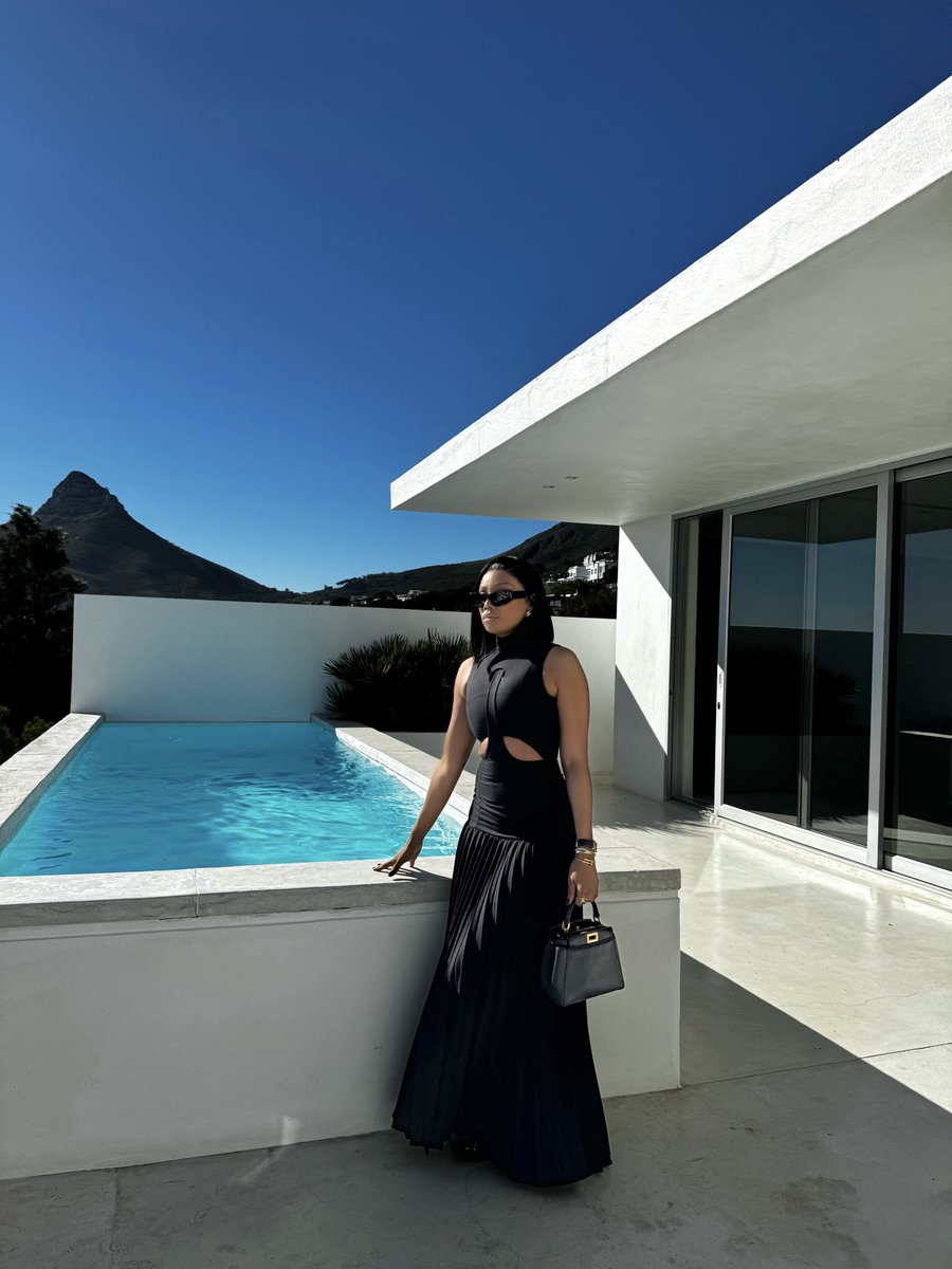 Bonang's tweet photo. ☀️🔝 https://t.co/nkozXMz1Iz