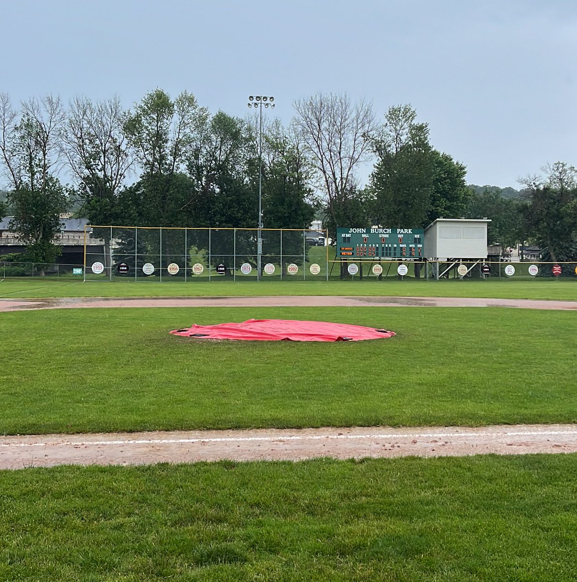 Metro_Merchants's tweet image. Merchants slip and slide away with a 9-0 win in Cannon Falls!
@zbranson99 asked who will stop the rain for 5 innings on the mound, @OMGitsOwenC brought some rain going 2-3.