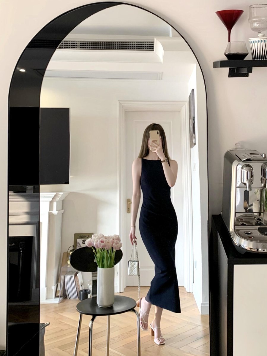 I looks so cool in a black dress &amp; more attraction👗👗😇