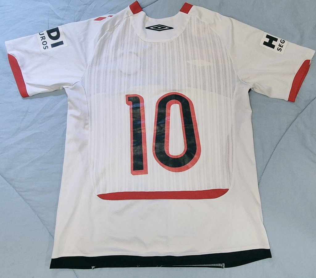 🟥⬛️🟥⬛️🟥⬛️🟥⬛️
AWAY KIT 2009 🤍

Tamanho G

Peça em ÓTIMO estado!
nota 09/10

R$ 250,00

Parcelamento pelo app picpay

Chama na DM
🟥⬛️🟥⬛️🟥⬛️🟥⬛️