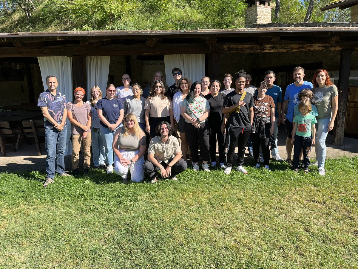 Salrivac's tweet photo. At an EcoVillage in Forlí, Italy. Students from @KentState and @UPMexico @EmpresarialesUP are experiencing sustainable activities for food security. https://t.co/v8KohffEM2